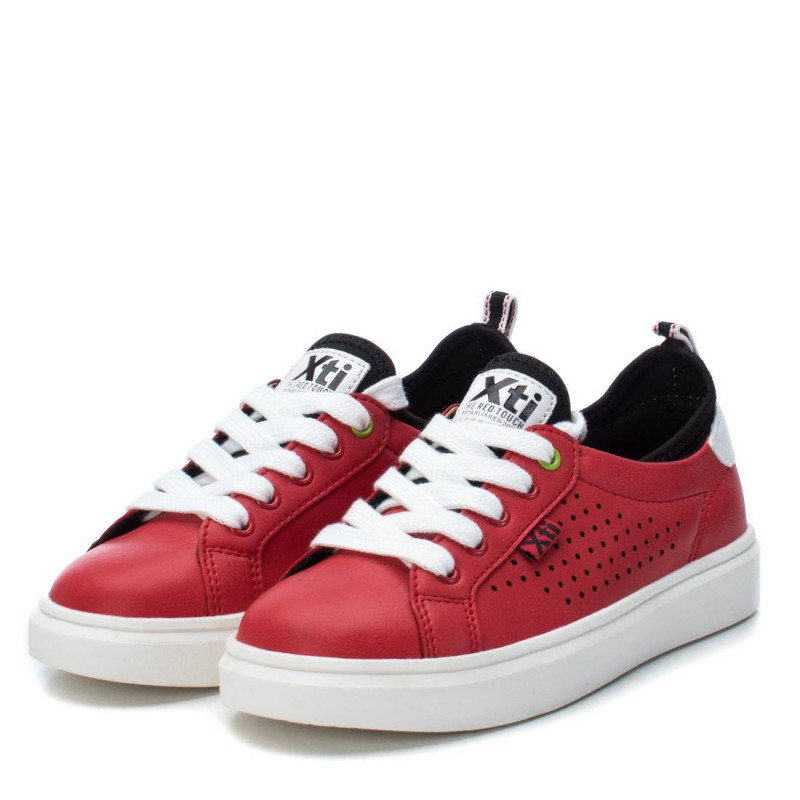 Κόκκινα sneakers, με λευκά κορδόνια  107870