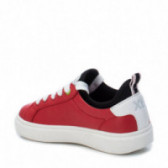 Κόκκινα sneakers, με λευκά κορδόνια XTI 107873 4