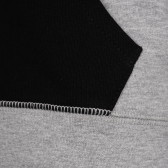 Βαμβακερή μπλούζα με κουκούλα σε γκρι και μαύρο για αγόρια Guess 176367 4