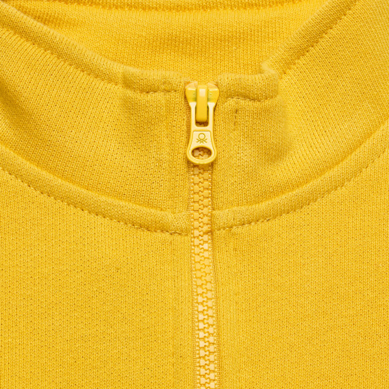 Βαμβακερή μπλούζα με τα γράμματα της μάρκας για μωρά, κίτρινη Benetton 215970 2