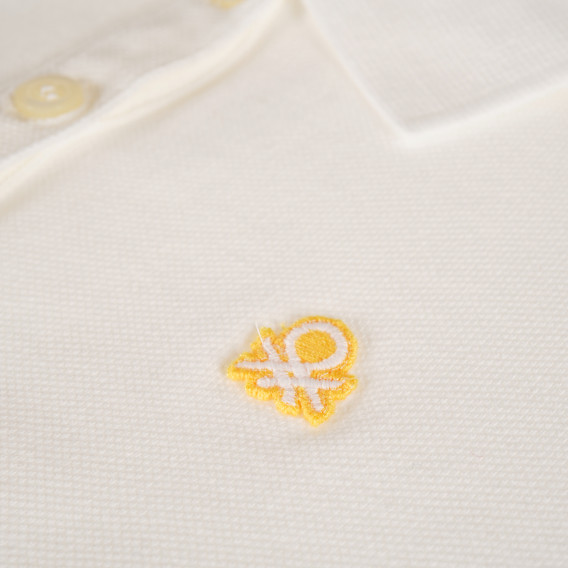 Βαμβακερή μπλούζα σε λευκό χρώμα με κοντά μανίκια και το λογότυπο της μάρκας Benetton 217896 3