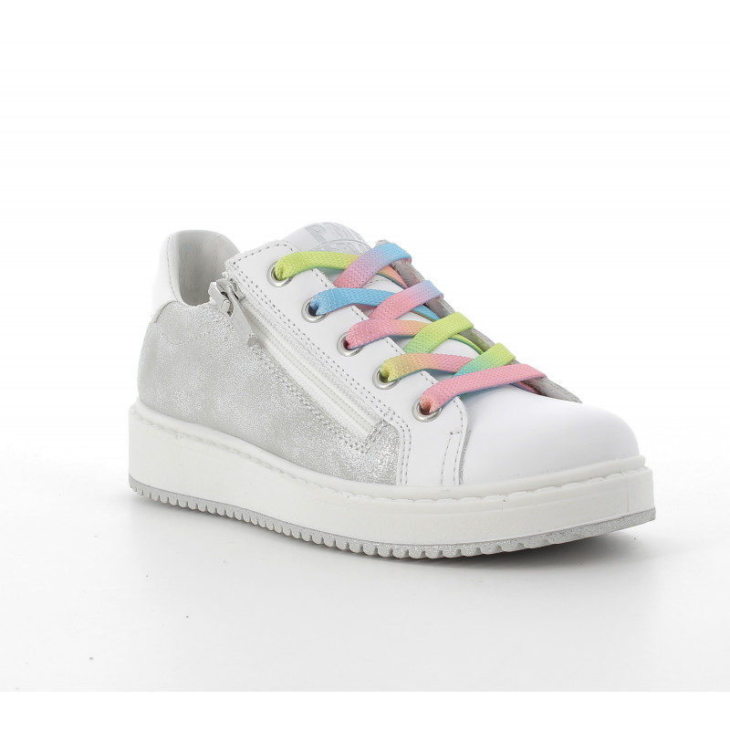 Πάνινα παπούτσια με χρωματιστά κορδόνια, σε λευκό και ασημί  224045