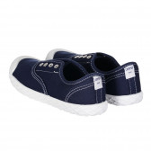 Πάνινα παπούτσια με λευκές λεπτομέρειες, σε σκούρο μπλε Chicco 257806 2