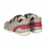Παπούτσια με κόκκινες πινελιές για ένα μωρό, γκρι Chicco 257824 2