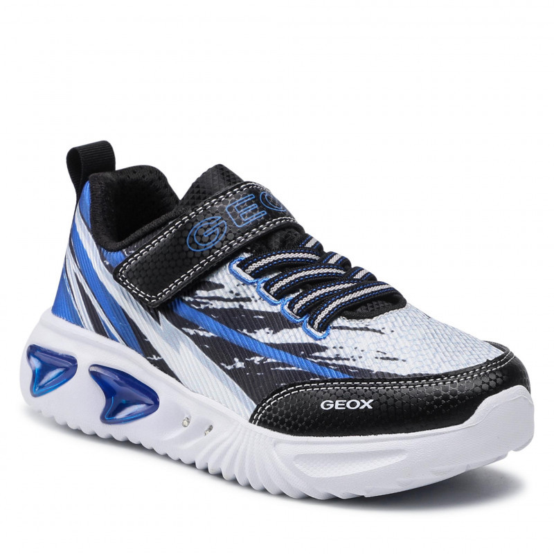 Αθλητικά παπούτσια με μπλε λεπτομέρειες, σε μαύρο χρώμα.  283078