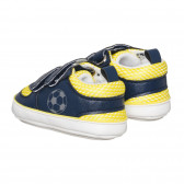 Αθλητικά παπούτσια με κίτρινες λεπτομέρειες, σε σκούρο μπλε χρώμα. Sterntaler 283894 2