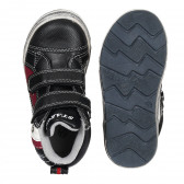 Ψηλά αθλητικά παπούτσια με κόκκινες λεπτομέρειες, μαύρα Star 291252 3