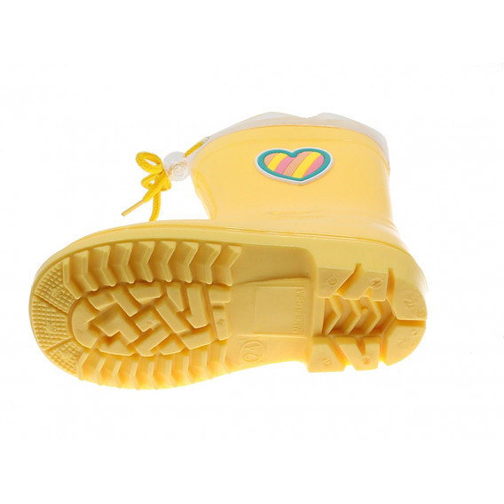 Λαστιχένιες μπότες με απλικέ καρδιά, κίτρινες Beppi 297355 2