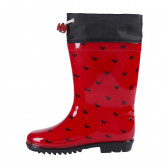 Κόκκινες λαστιχένιες μπότες με στάμπα Μickey Μouse και μαύρες λεπτομέρειες. Mickey Mouse 327994 2