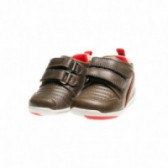 Δερμάτινα παπούτσια για αγοράκι με ασημένιες λεπτομέρειες Chicco 39911 