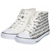 Λευκά πάνινα παπούτσια με μαύρα γράμματα για αγόρια Arnetta 97257 