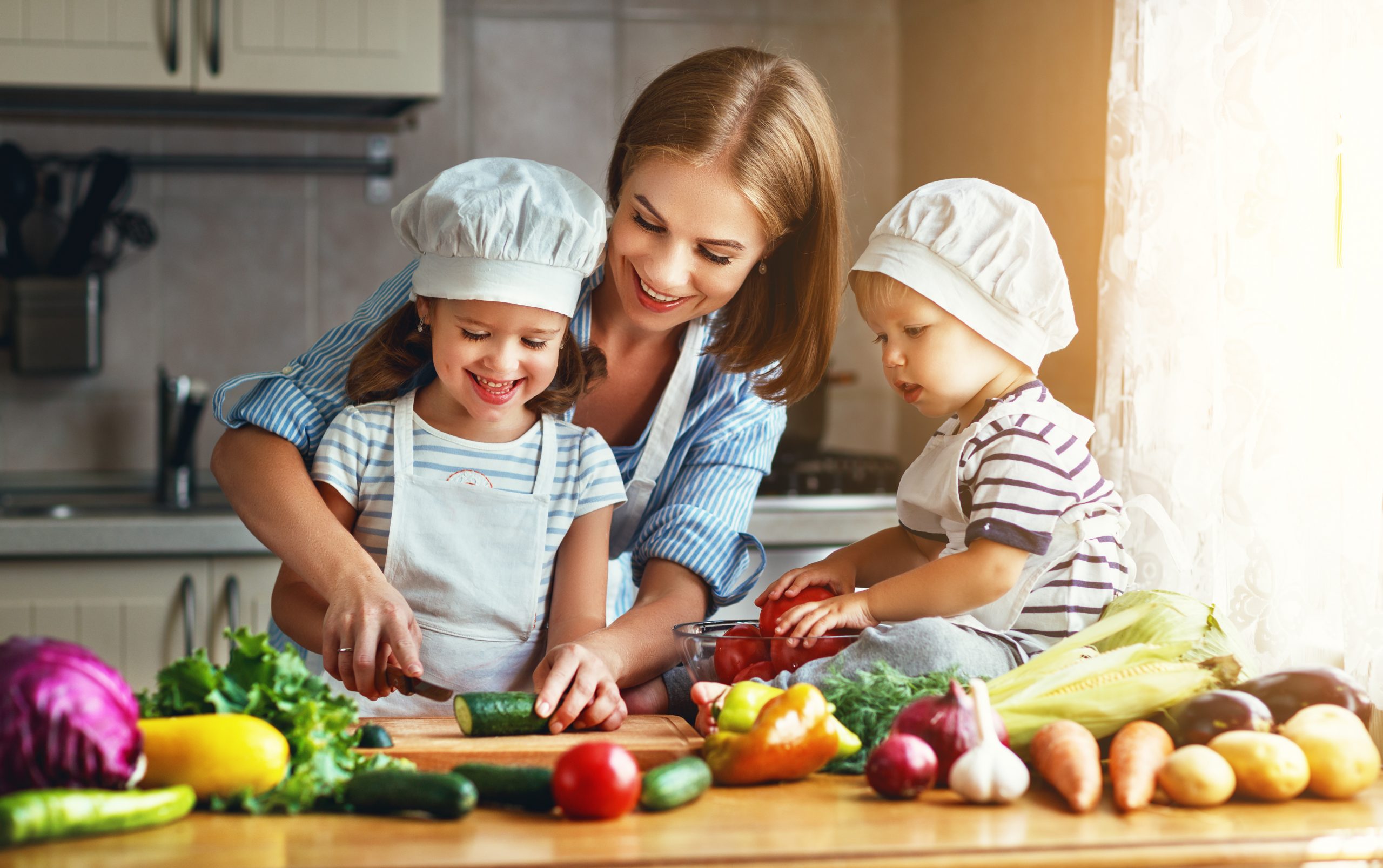 healthy,eating.,happy,family,mother,and,children,prepares,vegetable,salad